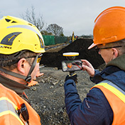 Trimble SiteVision augmented reality software enables project collaboration on a construction jobsite by providing real-time, in-field visualization